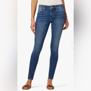 Joe Jeans THE ICON
MID-RISE SKINNY ANKLE // FLAWLESS //